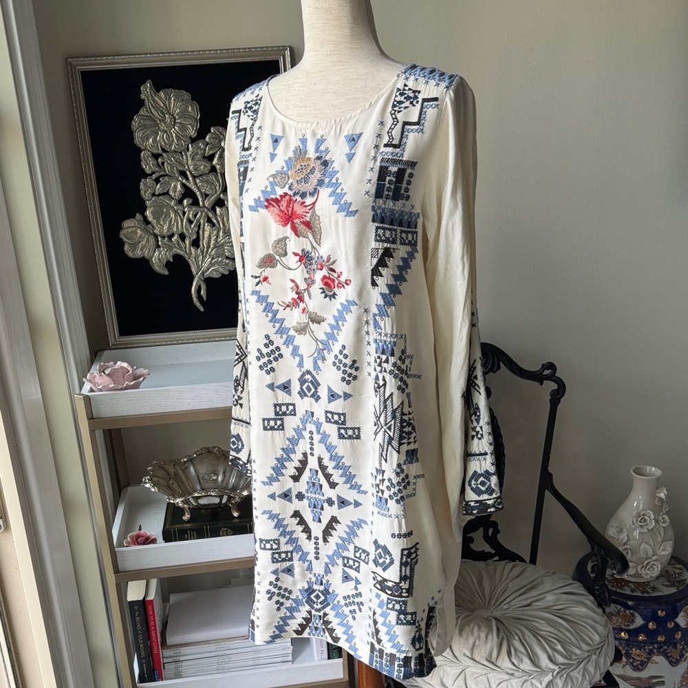 Johnny Was SAMARA 2 pieces Cream and Blue Embroidered Dress